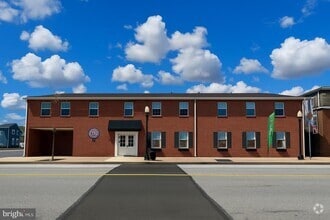 Building Photo - 358 Main St
