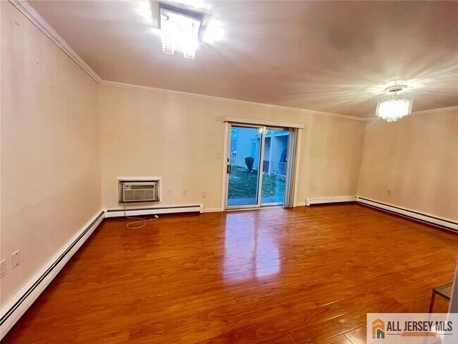 Building Photo - 406 Cranbury Rd