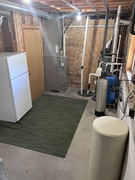 Utility and storage room - N5223 Tamarack Ln