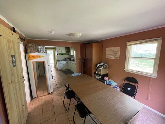Building Photo - Duluth MN - 6 Bed - 3 Bath - Single Family...