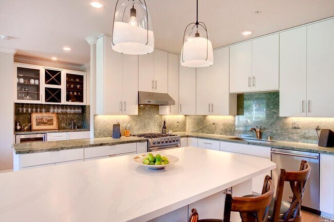 Building Photo - 109 Dahlia St