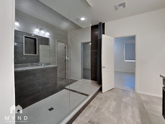 Building Photo - 2747 W Apollo Rd