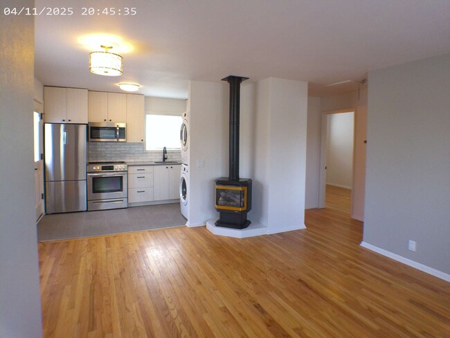 Building Photo - 3712 SE 56th Ave