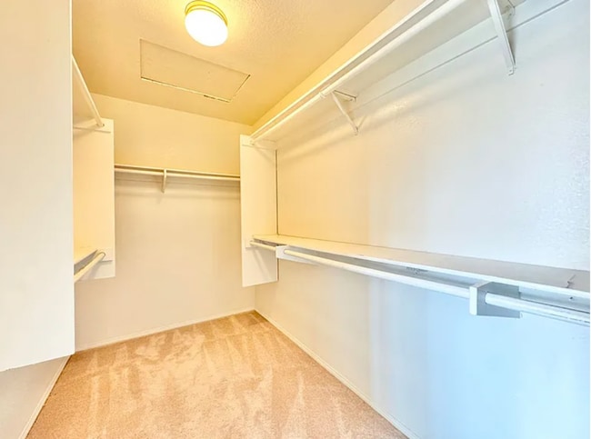 Building Photo - Beautiful 5B/3BA Home in Rancho Bernardo A...