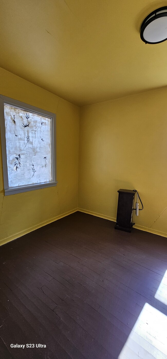 Building Photo - 210 N Elden St