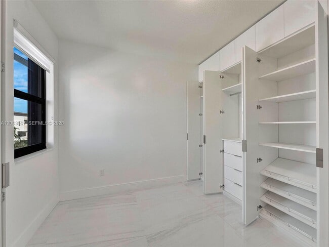 Building Photo - 10500 NW 78th Terrace