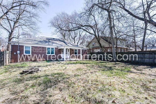 Building Photo - 4930 N Illinois St