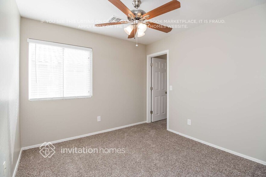 Building Photo - 1429 E Rosebud Dr