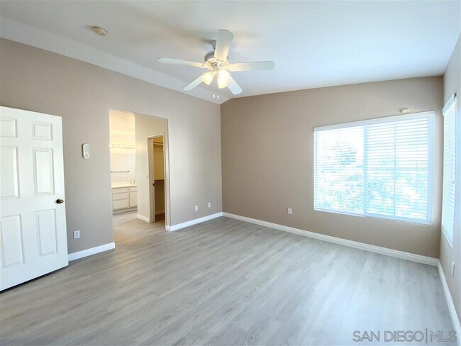 Building Photo - 11577 Compass Point Dr N