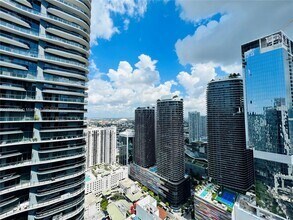Building Photo - 1010 Brickell Ave