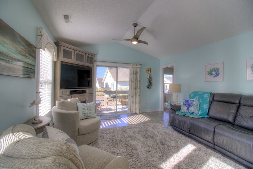 Building Photo - 9689 Stillwater Ct