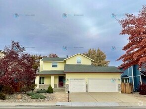 Building Photo - Beautiful- 4 Bedroom, 3 Bath, 3 Car Garage...