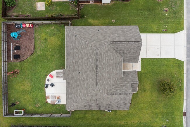 Building Photo - 239 Sailor St