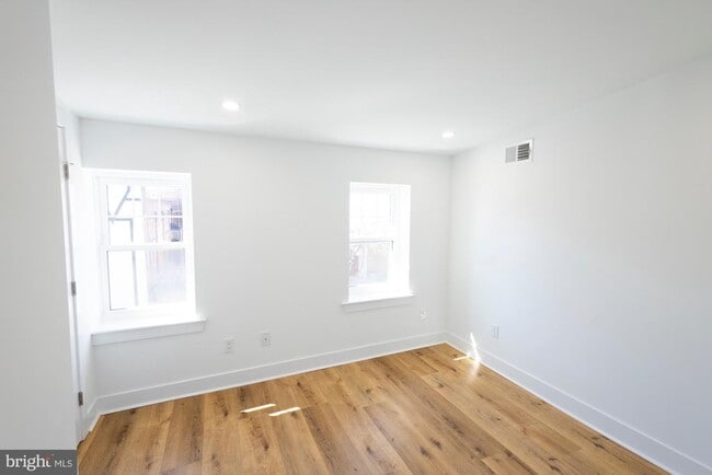 Building Photo - 3704 Midvale Ave