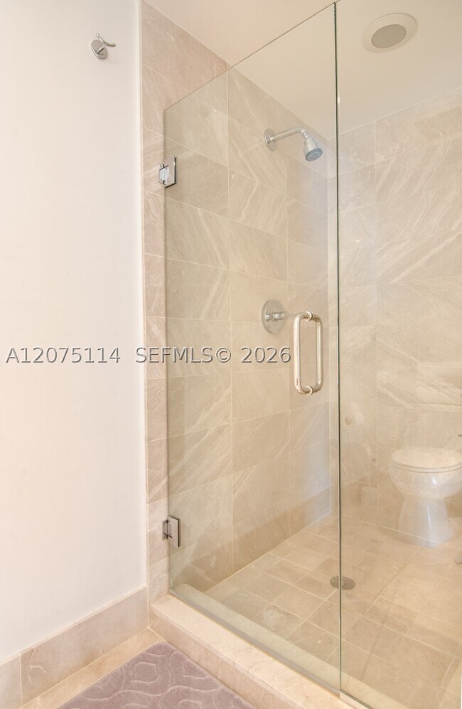 Building Photo - 17001 Collins Ave