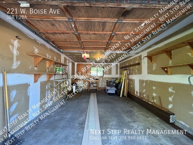 Building Photo - 221 W Boise Ave