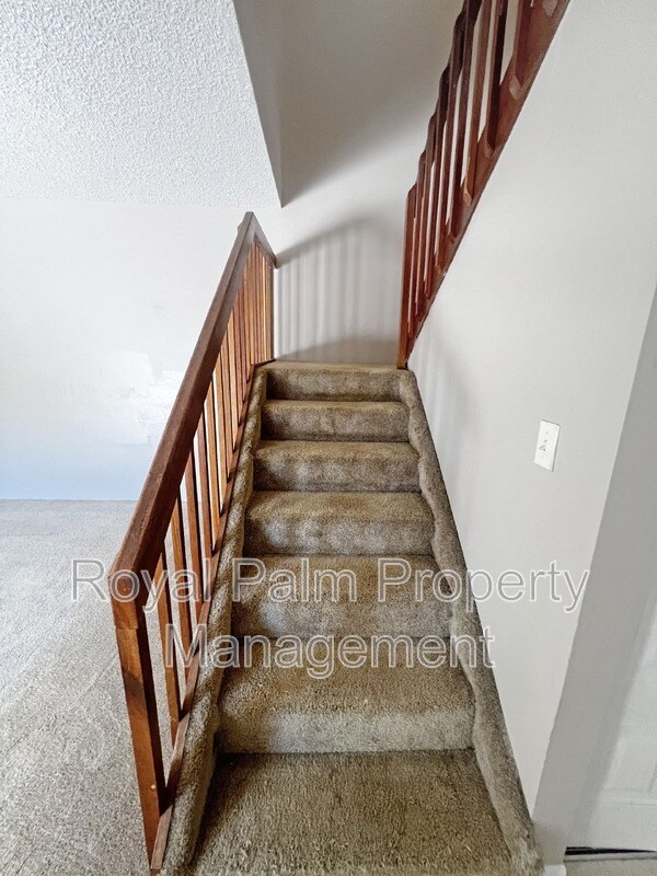 Building Photo - 5241 Cedarbend Dr