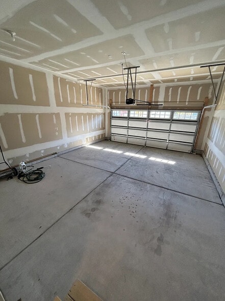 Building Photo - Room in House on Collaborative Wy