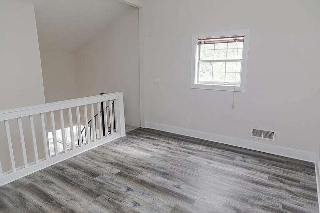 Building Photo - 410 Countryside Pl