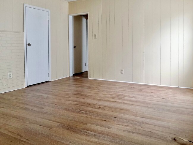 Building Photo - 26-28 E Pine St.