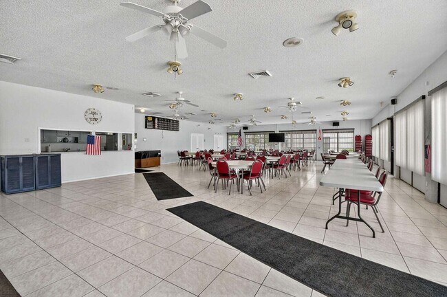 Building Photo - 7233 Golf Colony Ct