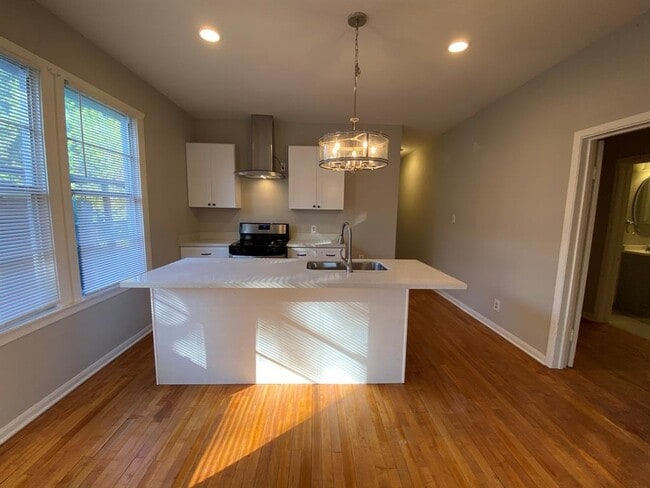 Building Photo - 6523 Avenue C