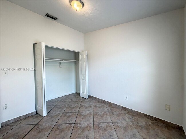 Building Photo - 11760 SW 123rd Ave