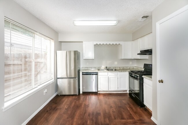 Building Photo - 7506 Tetela Dr