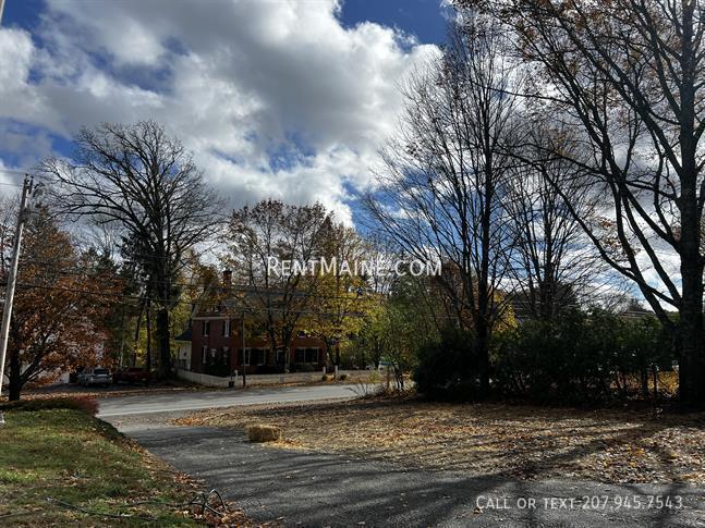 Building Photo - 92 Main Rd N