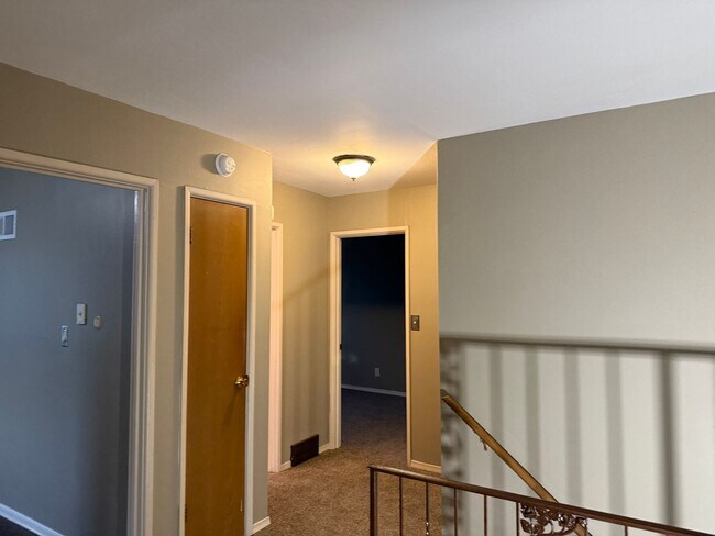 Building Photo - COMING SOON: Stunning 2-Bed/1 Bath Duplex ...