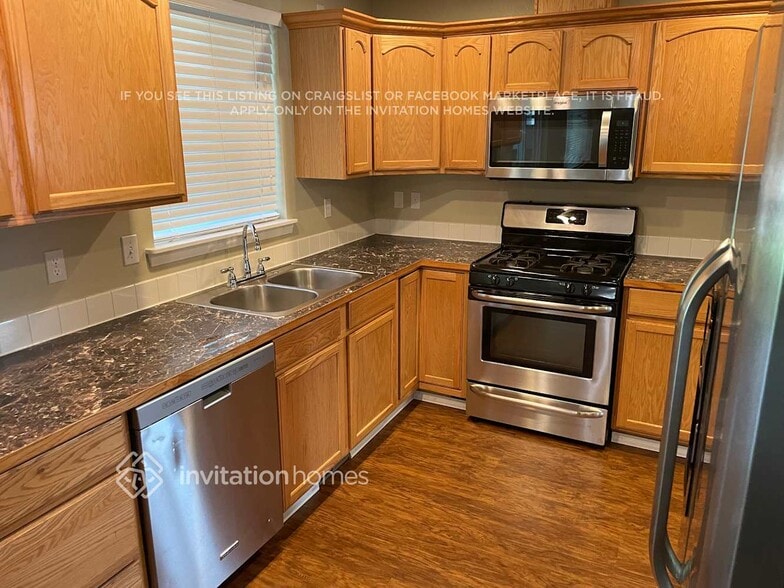 Building Photo - 20517 66th Dr NE