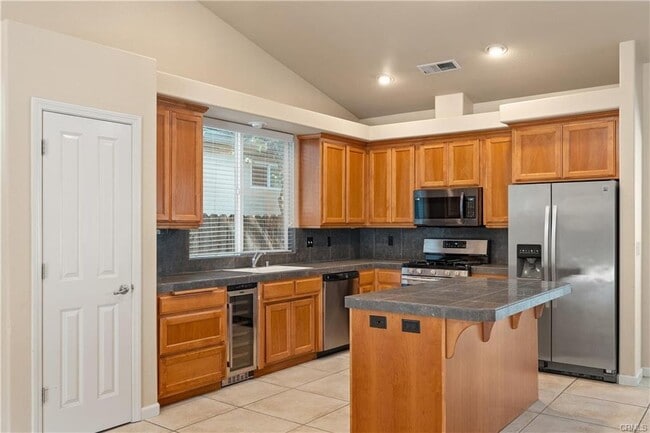Building Photo - 1033 Raven Ln