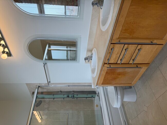 Building Photo - 949 N Willard Ct