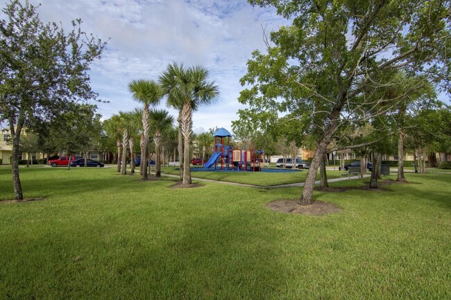 Building Photo - 2161 SE Fern Park Dr