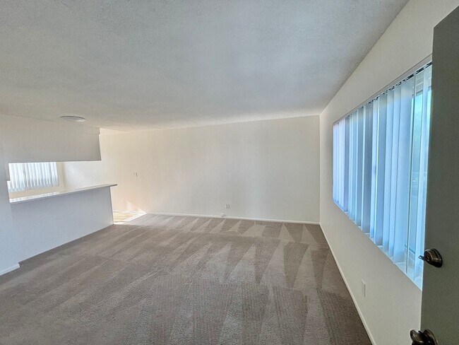 Building Photo - 205 Avenue H