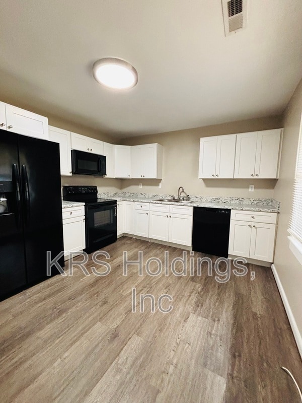 Building Photo - 1905 Perrel St