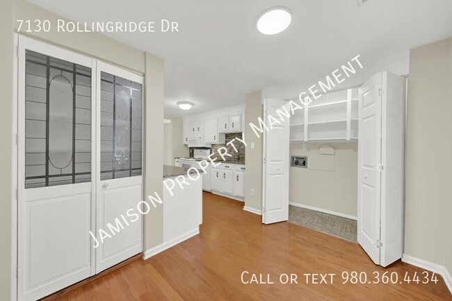 Building Photo - 7130 Rollingridge Dr