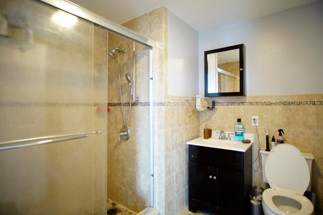 Building Photo - 809 22nd St