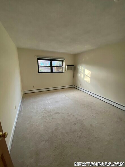 Building Photo - 278 Grove St