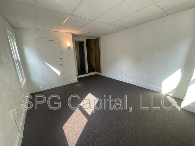 Building Photo - 219 N Pine St