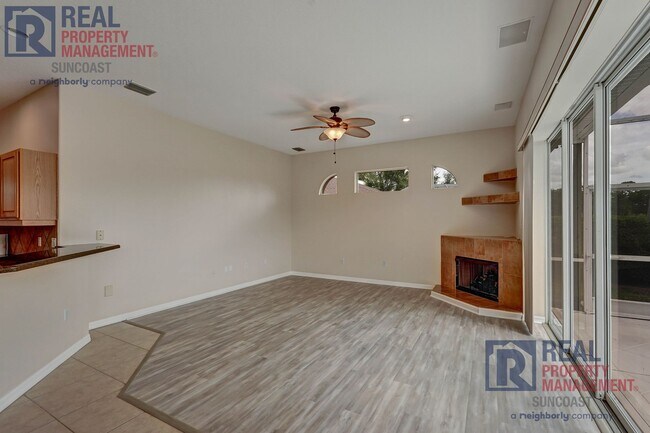 Building Photo - 652 Planters Manor Way