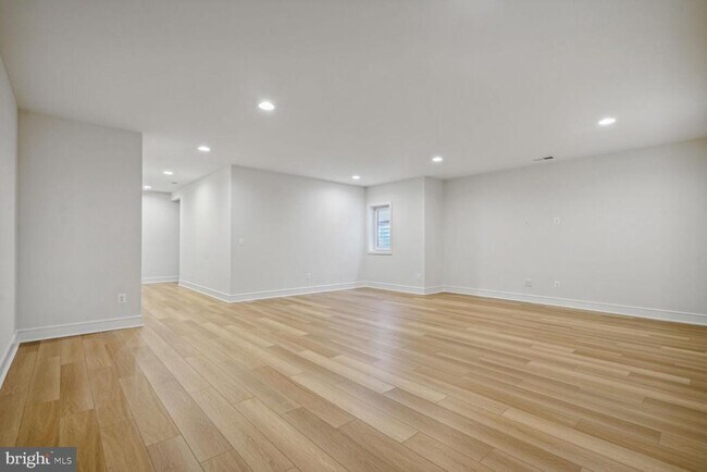 Building Photo - 23115 Glenwood Hts Cir