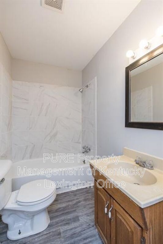 Building Photo - 3 Dogwood Ln