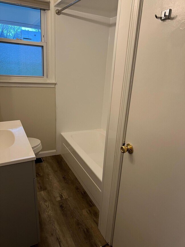 Building Photo - 1659 Strader Dr