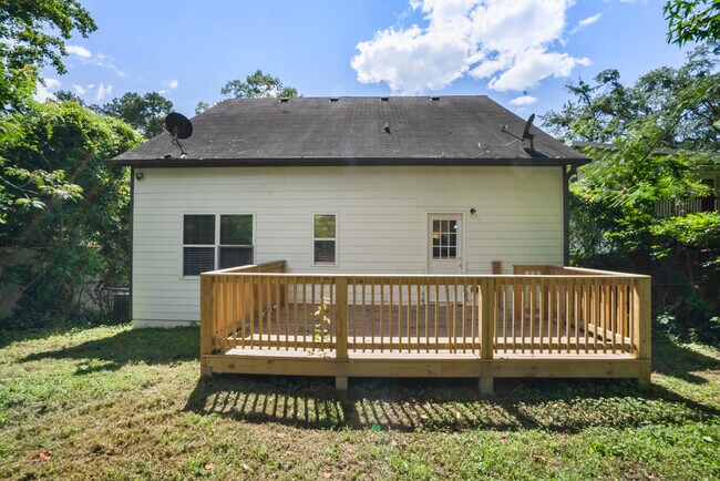 Building Photo - 139 Dahlia Ave NW