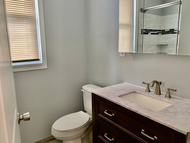 Bathroom - 1044 Welfer St
