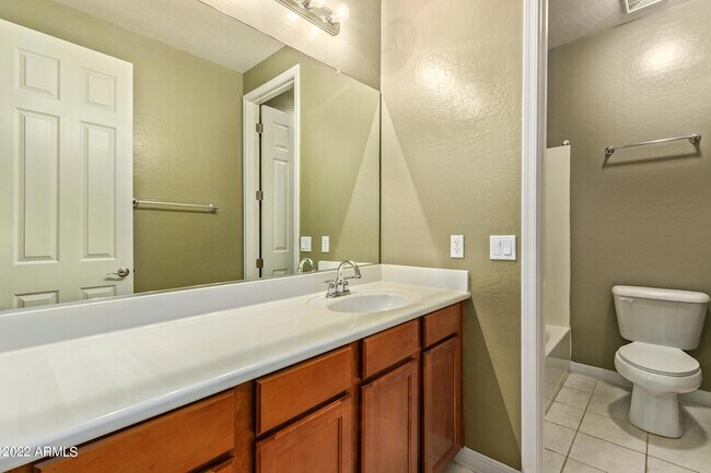 Building Photo - 3144 E Lynx Way