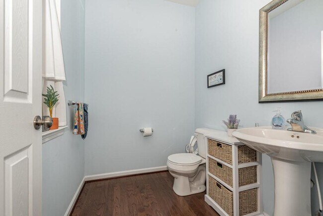 Building Photo - 3034 Meridian Cmns