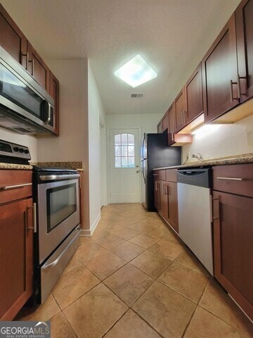 Building Photo - 4063 Coopers Hill Dr SE