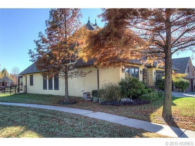 Building Photo - Amazing Home in Broken Arrow